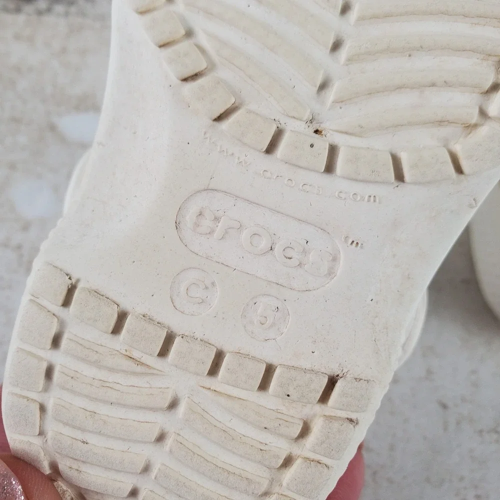 Crocs Classic Clogs Kids Sz 5 C5 White Ankle Strap Round Toe Slingback Shoes